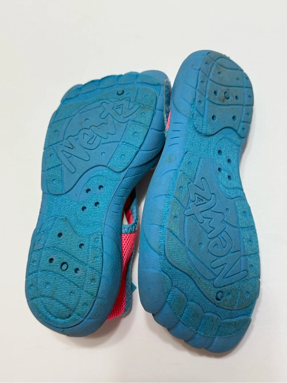 NEWTZ Kids Blue Pink Teal Patterned Slip-On Water Shoes Girl's Sz 11/12